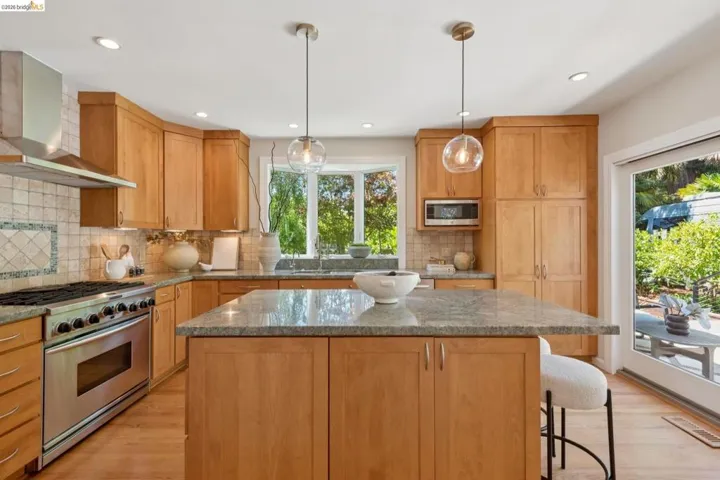 1849 Brentwood Rd, Oakland, California 94602