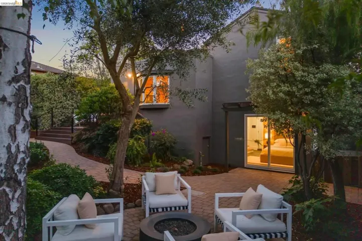 1849 Brentwood Rd, Oakland, California 94602