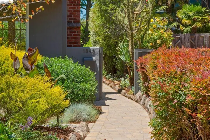 1849 Brentwood Rd, Oakland, California 94602
