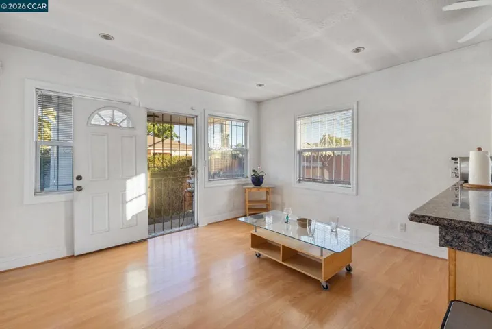 1031 70th Ave, Oakland, California 94621-3213