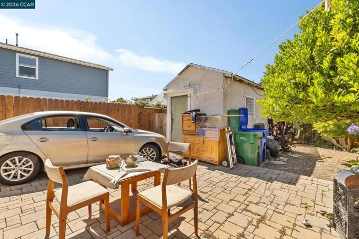 1031 70th Ave, Oakland, California 94621-3213