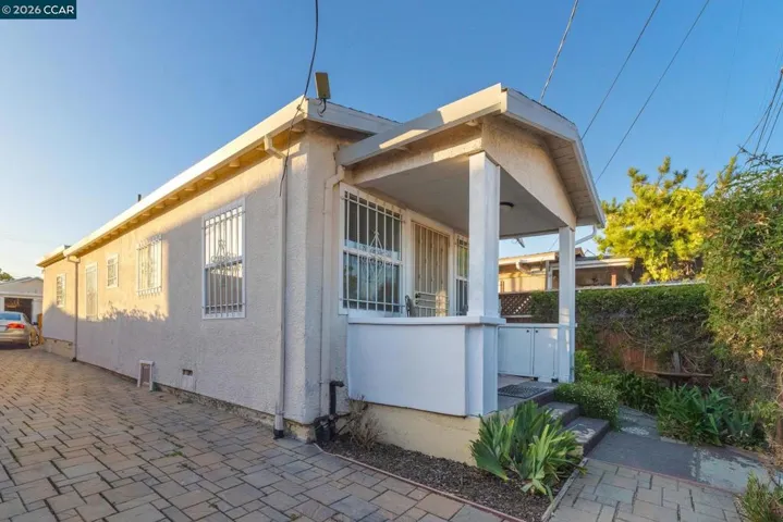 1031 70th Ave, Oakland, California 94621-3213