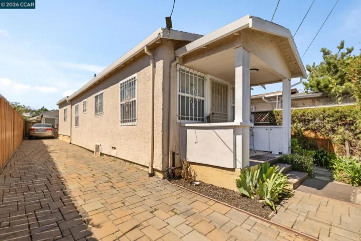 1031 70th Ave, Oakland, California 94621-3213