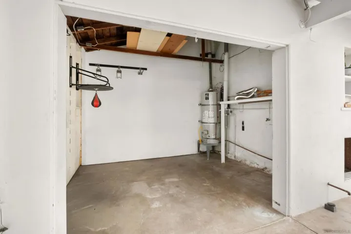 3939 Santa Cruz Avenue, San Diego, California 92107