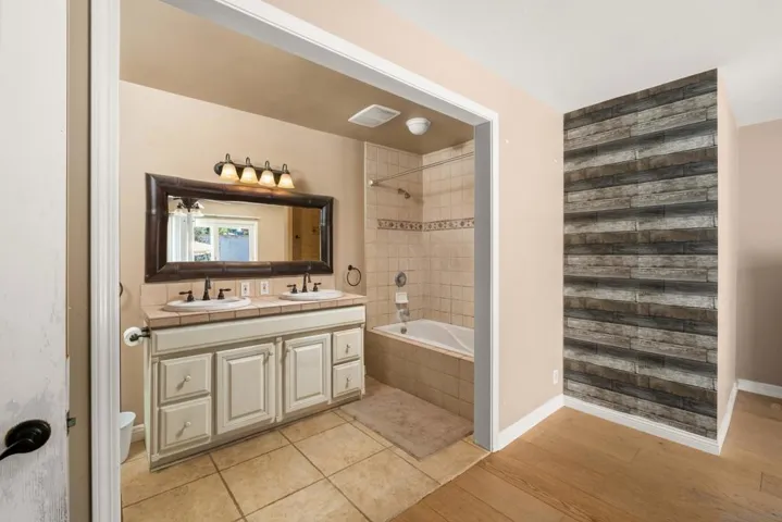 3939 Santa Cruz Avenue, San Diego, California 92107