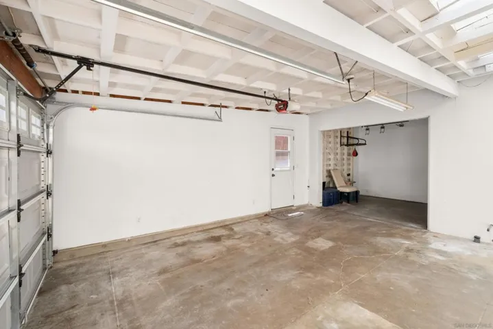 3939 Santa Cruz Avenue, San Diego, California 92107