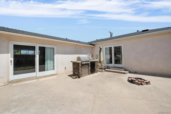 3939 Santa Cruz Avenue, San Diego, California 92107