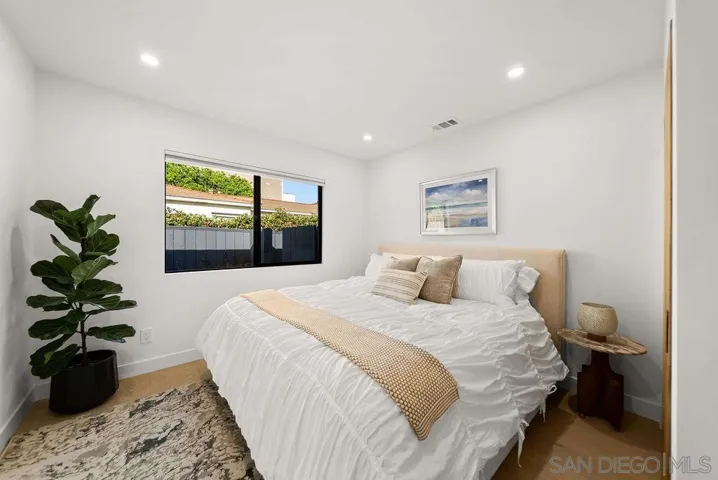 434 Bonair, La Jolla, California 92037