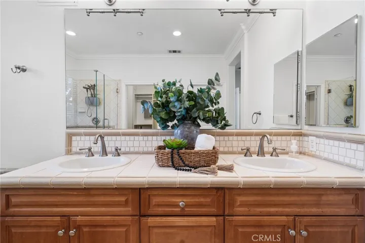 97 Rinaldi, Irvine, California 92620