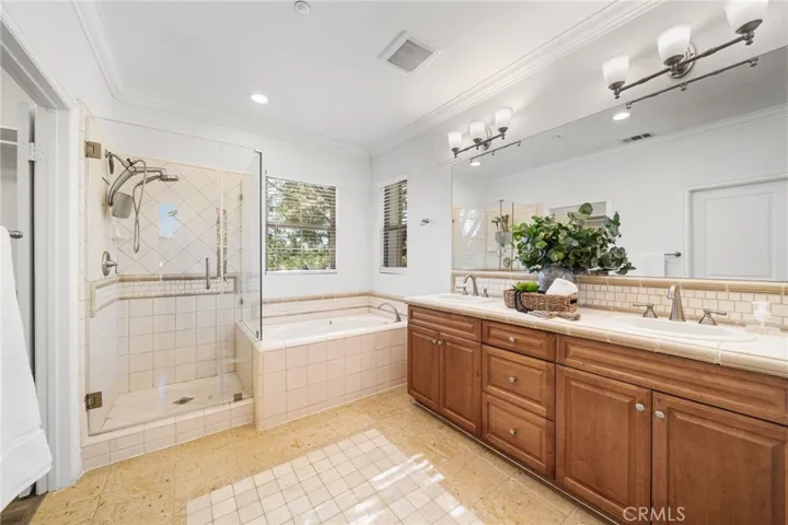 97 Rinaldi, Irvine, California 92620