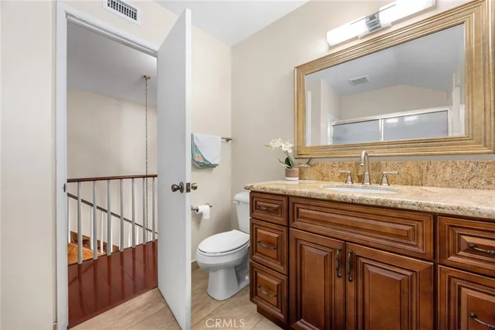 Upstairs-Common Bathroom