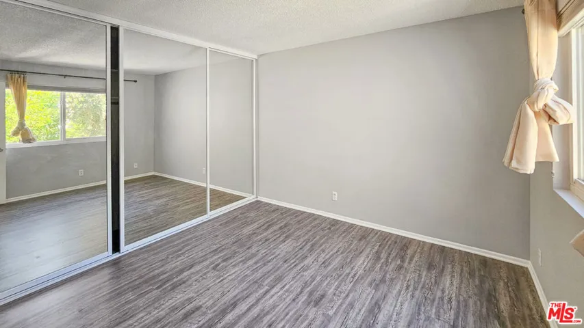 9928 Sepulveda Boulevard 5, Los Angeles, California 91345