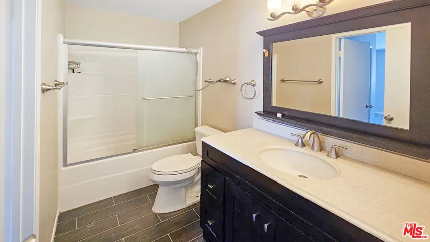 9928 Sepulveda Boulevard 5, Los Angeles, California 91345