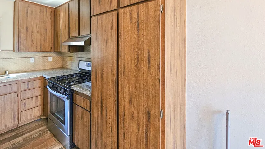 9928 Sepulveda Boulevard 5, Los Angeles, California 91345
