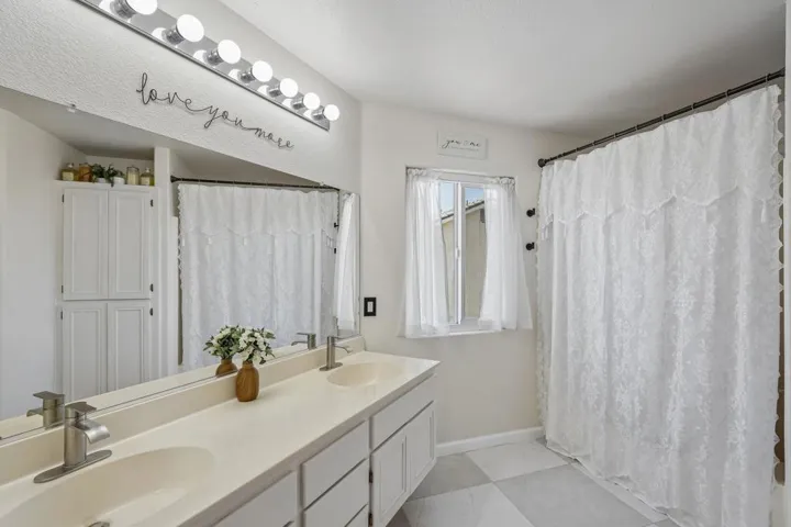 28-web-or-mls-Trinette Dr-S1607-028