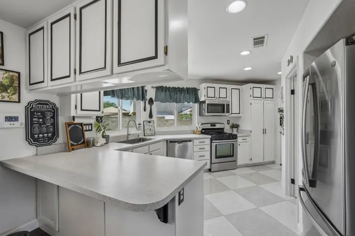 11-web-or-mls-Trinette Dr-S1607-011