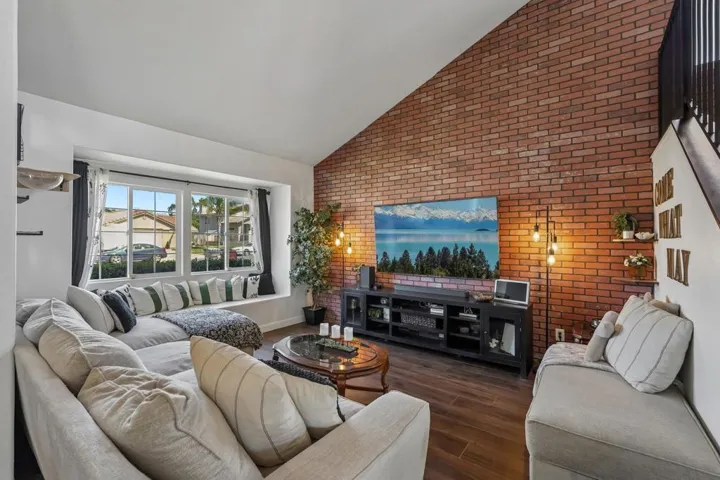 4-web-or-mls-Trinette Dr-S1607-004