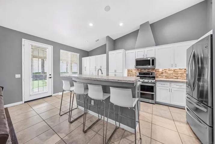1166 Brookmeade Cir, Beaumont, California 92223
