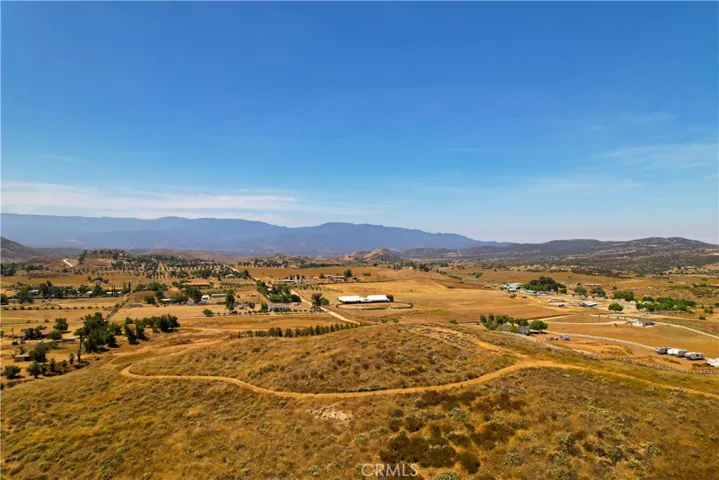 39282 San Ignacio Road, Hemet, California 92544