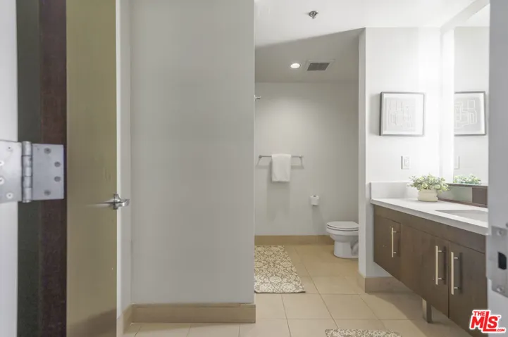 1100 S Hope Street 914, Los Angeles, California 90015