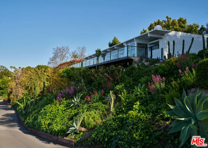 12 Deerhill Drive, Palos Verdes Peninsula, California 90274
