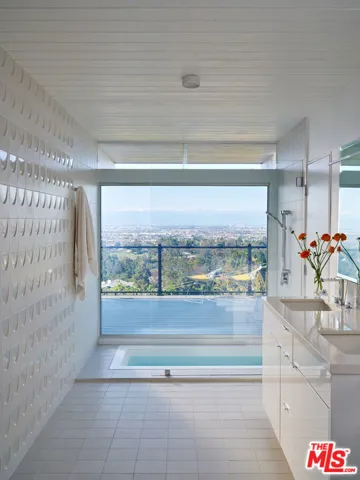 12 Deerhill Drive, Palos Verdes Peninsula, California 90274