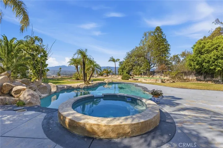 1184 Tesoro, Corona, California 92879