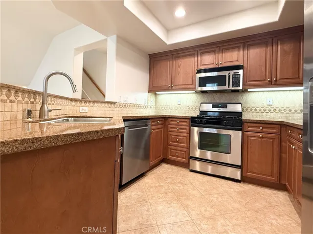 73 Stepping Stone, Irvine, California 92603