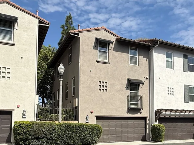 73 Stepping Stone, Irvine, California 92603