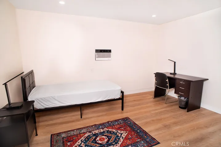 1134 W 39th, Los Angeles, California 90037