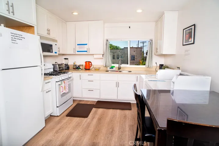1134 W 39th, Los Angeles, California 90037