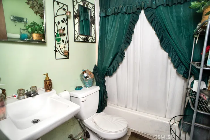 1134 W 39th, Los Angeles, California 90037