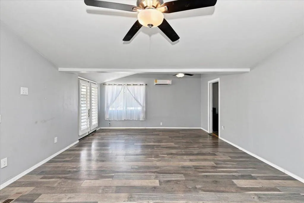 38-Family Room