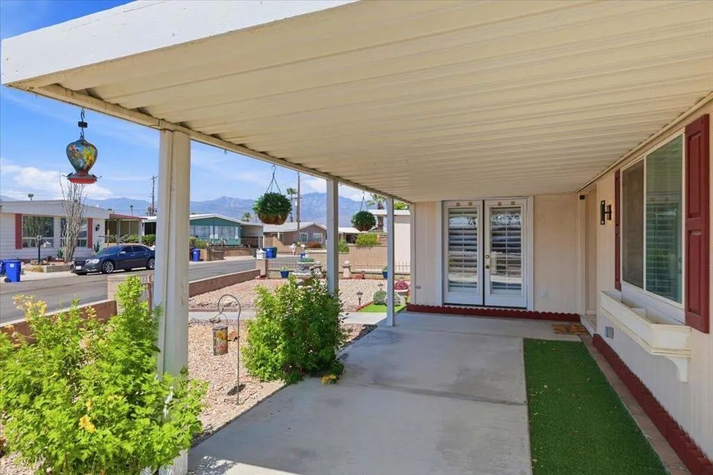19-Front Porch