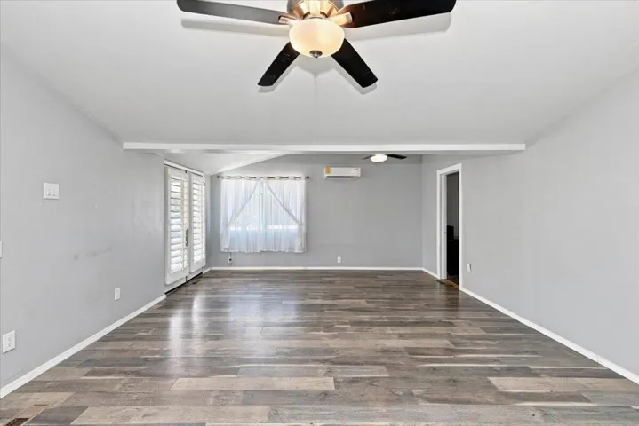 38-Family Room
