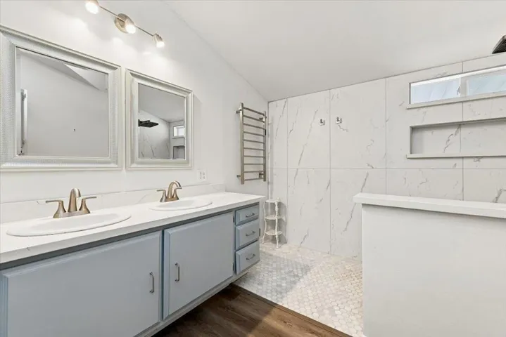 47-Bathroom