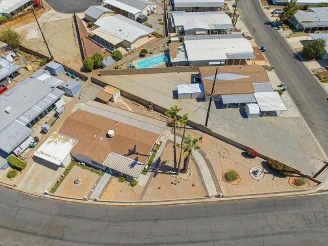 05-Aerial Front View