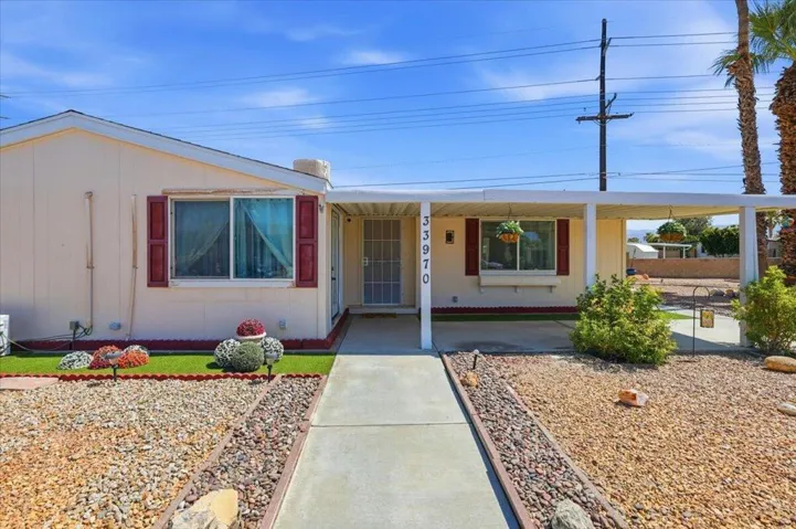 18-Front Walkway and Entry