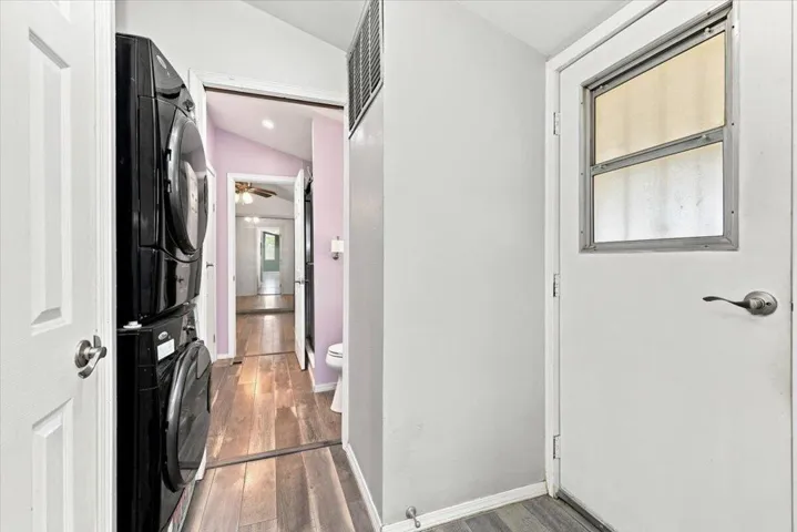 36-Laundry and Hallway
