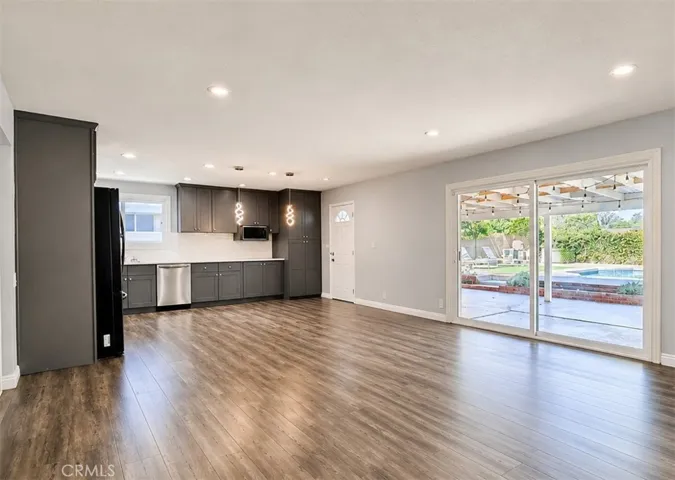 6624 Gross Avenue, Los Angeles, California 91307