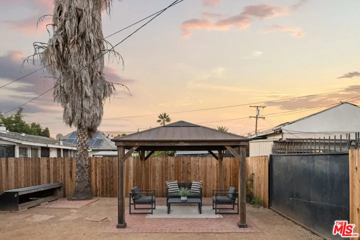 2002 Lime Avenue, Long Beach, California 90806