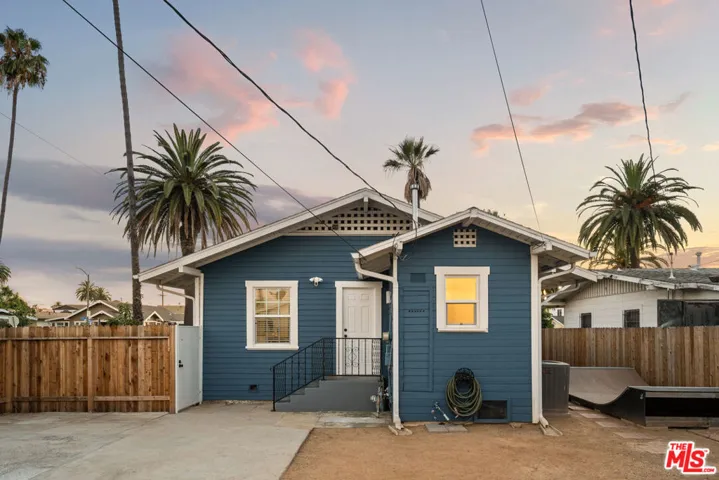 2002 Lime Avenue, Long Beach, California 90806