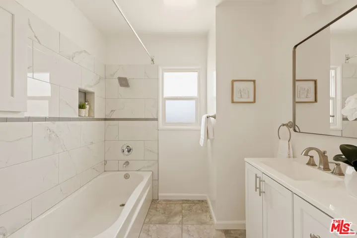 2002 Lime Avenue, Long Beach, California 90806