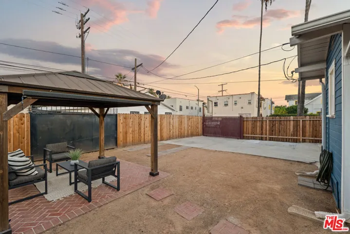 2002 Lime Avenue, Long Beach, California 90806