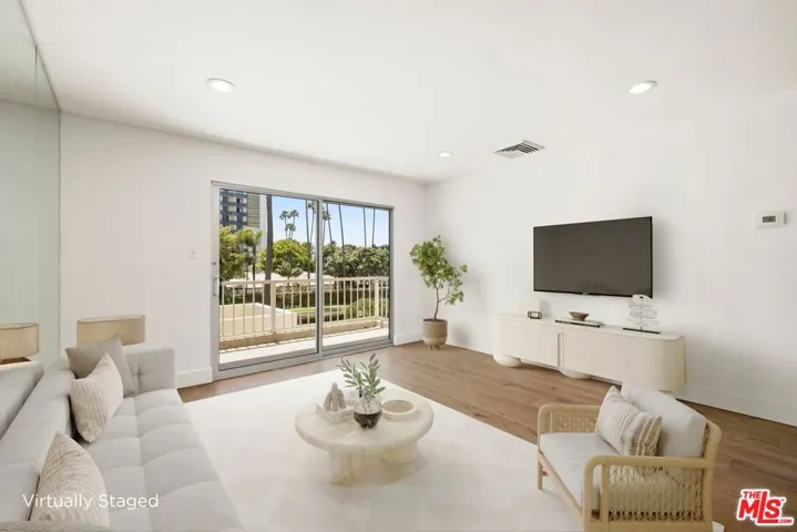 101 California Avenue 206, Santa Monica, California 90403