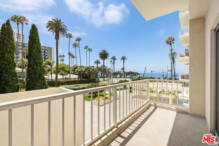 101 California Avenue 206, Santa Monica, California 90403