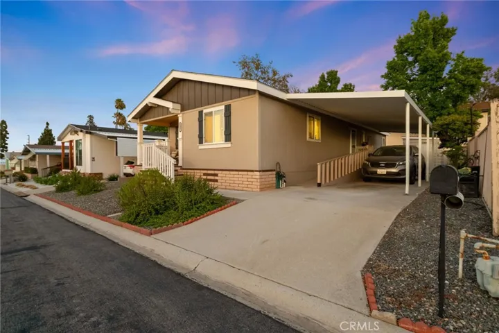 1007 Norwich Way, Corona, California 92882