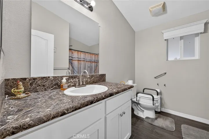 1007 Norwich Way, Corona, California 92882
