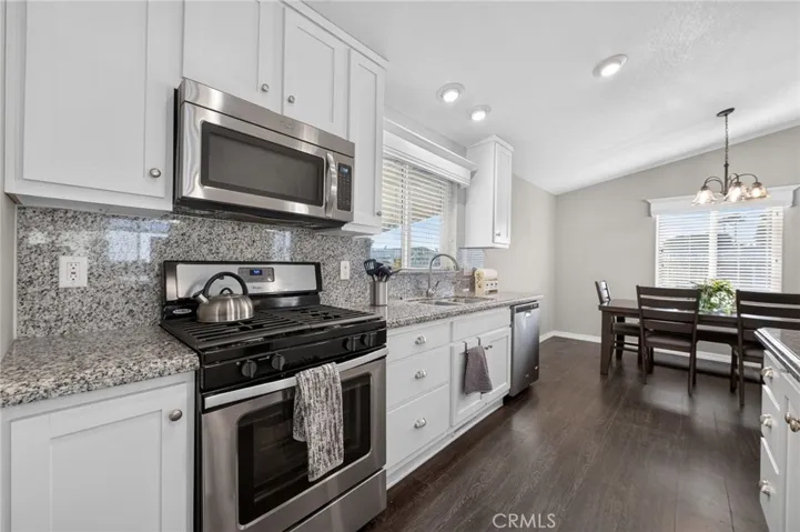 1007 Norwich Way, Corona, California 92882