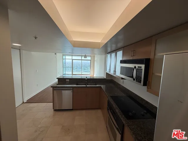 13700 Marina Pointe Drive 1219, Marina Del Rey, California 90292 — photo 4